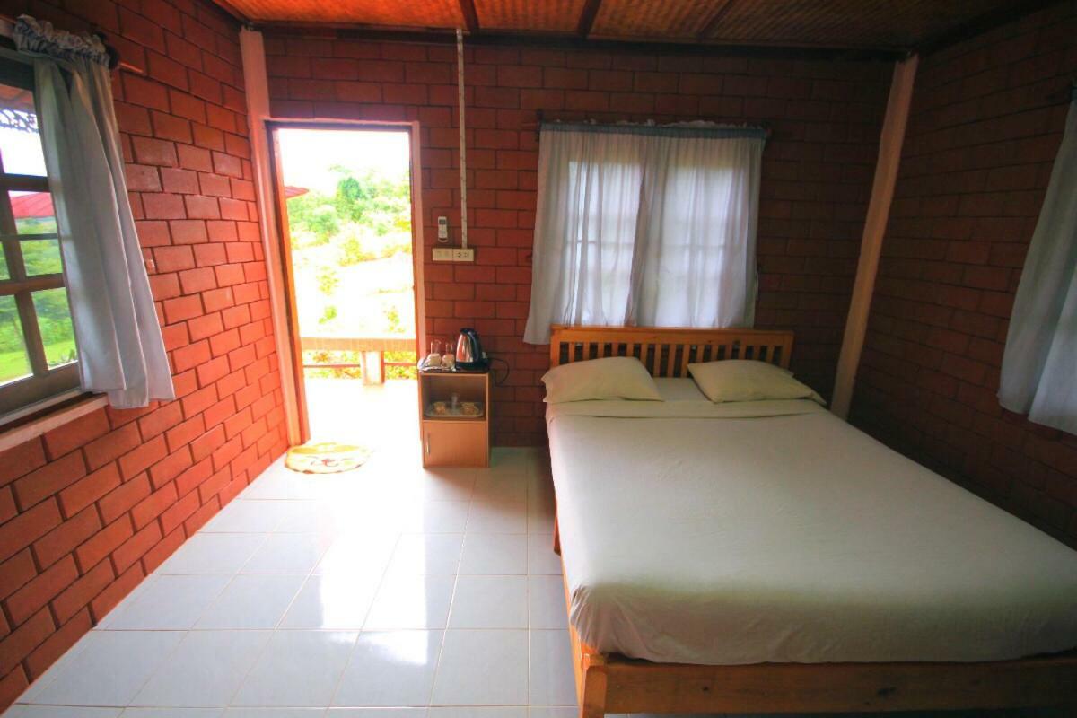 มนต์เมืองแจ่ม Hotel Mae Chaem Exterior foto